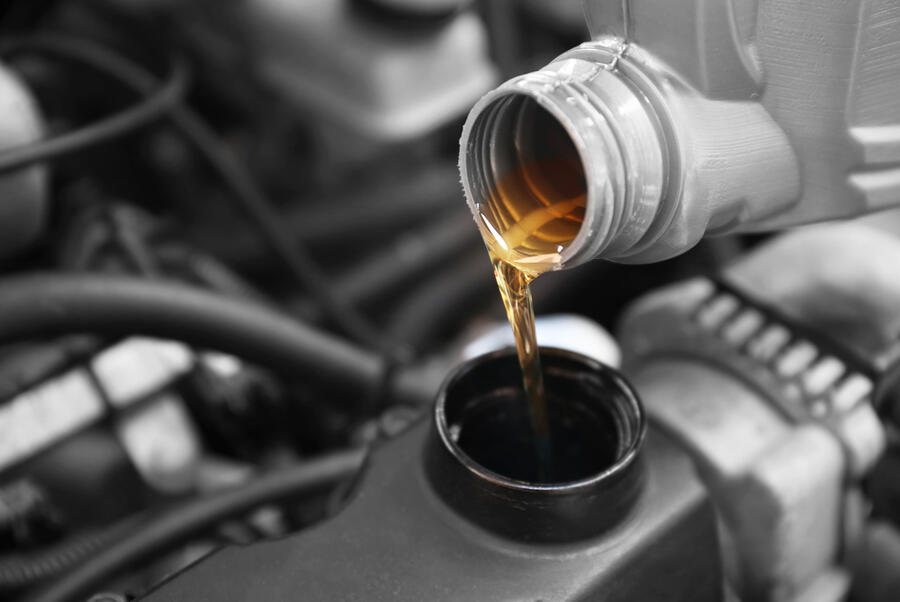 Cómo hacer la limpieza del motor al cambiar el aceite